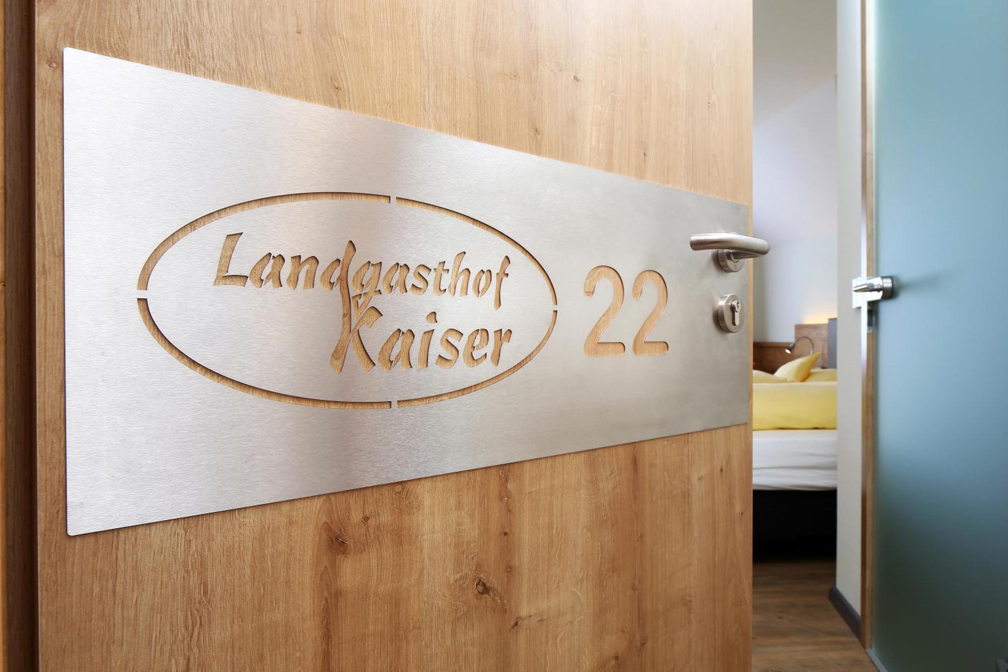 Landgasthof Kaiser Bad Wünnenberg Buitenkant foto